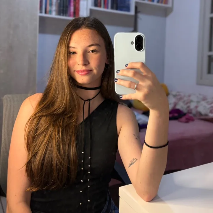@bellastrelau