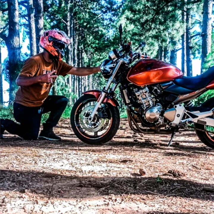 @adrianohornet600750
