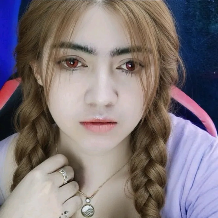 @bellacaprins_