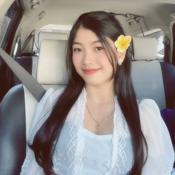 @_ekayunitaa