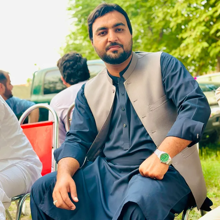 @khizar_alikhan