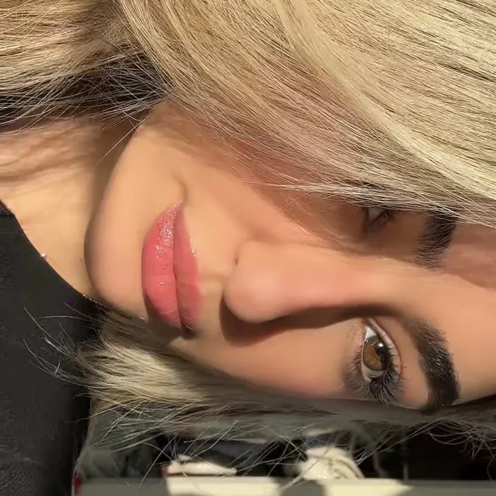 @__avaline_