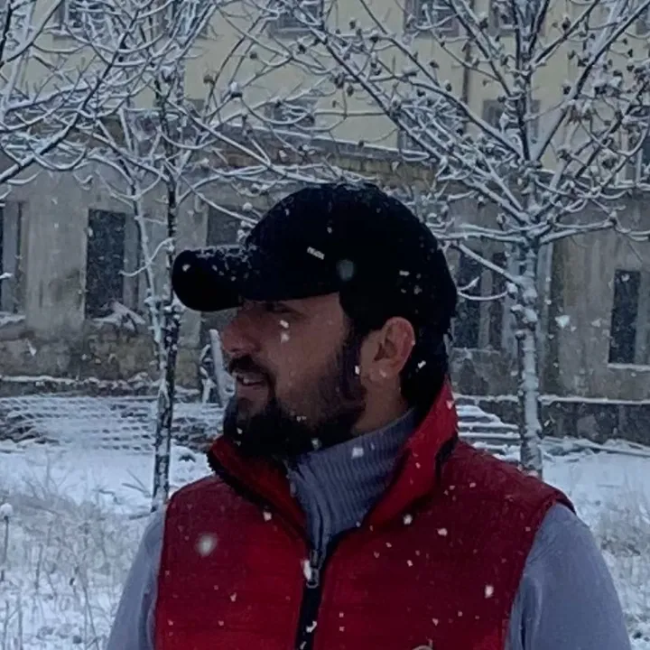 @002alyev