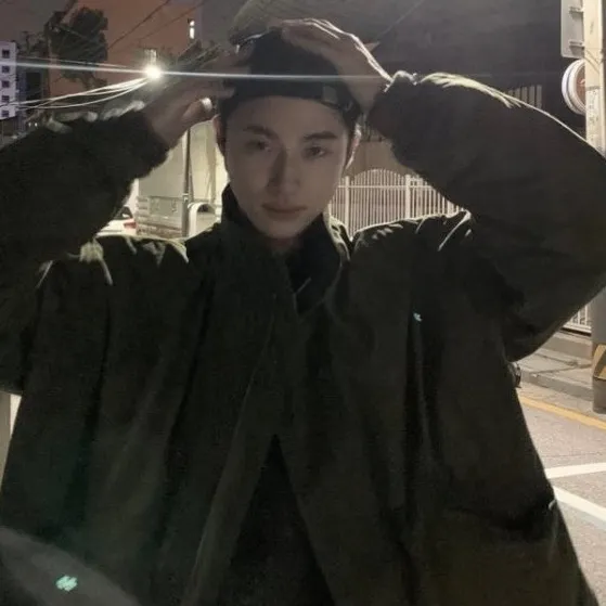 @jkoqew