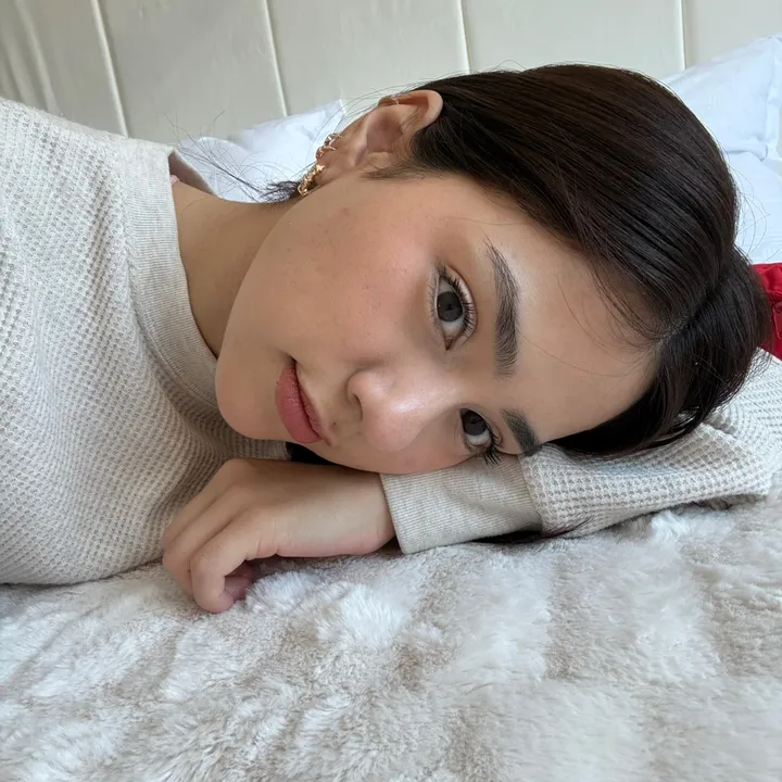 @daariza_