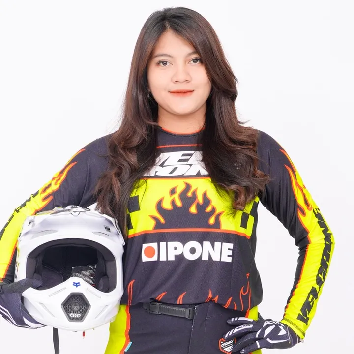 adeladesirawardani