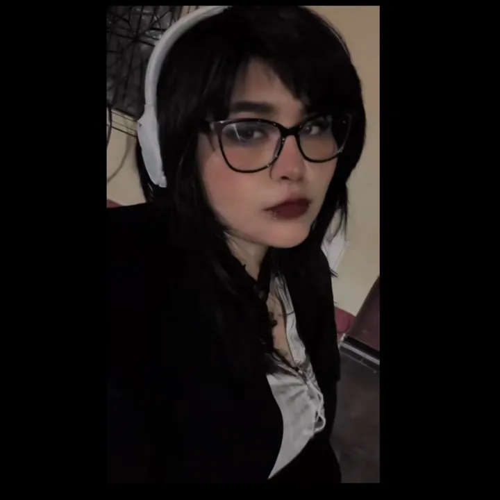@irazebeth.les