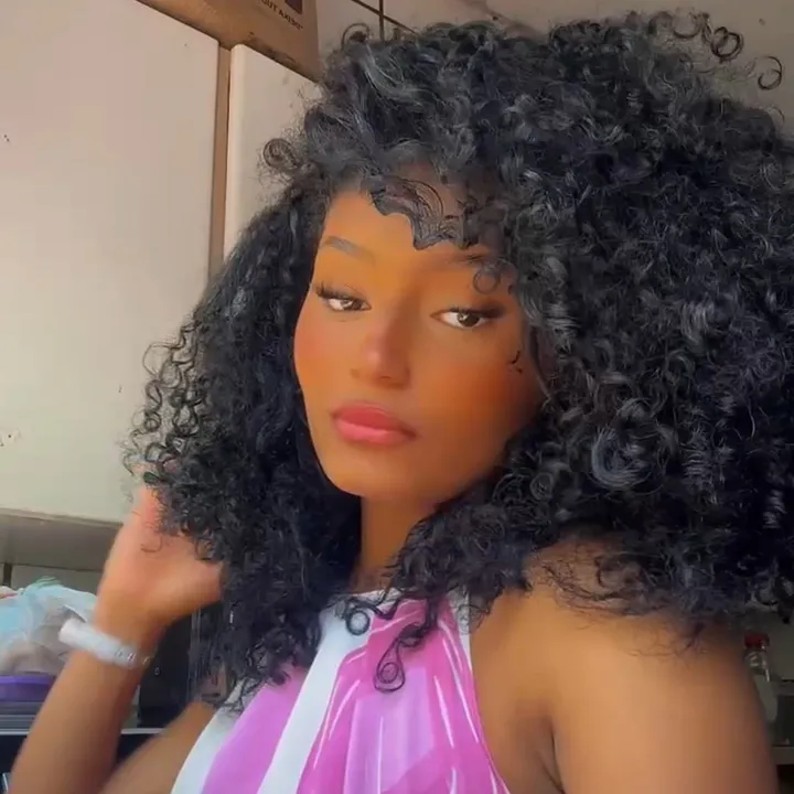 @deboracristinyyy