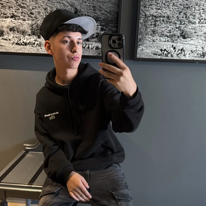 @onlybenjaa