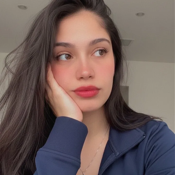 @bylahugg
