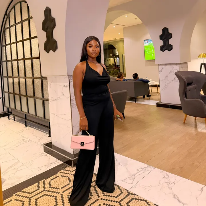 @esther_smiletv