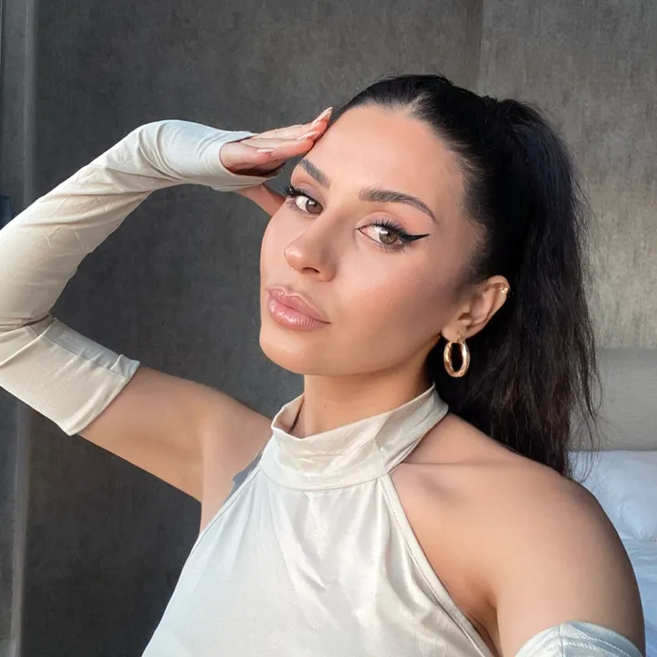 @justnilay