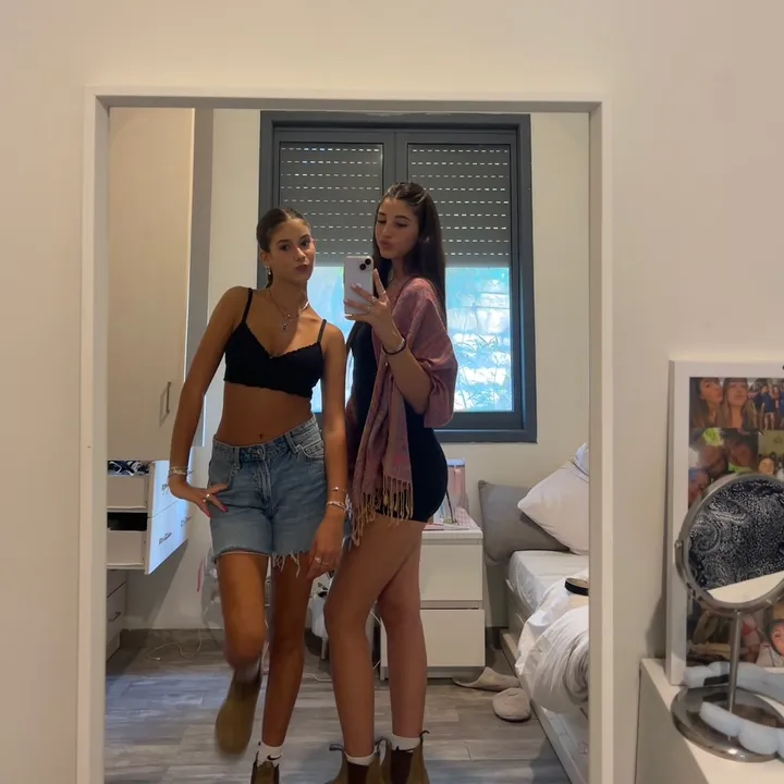 ellas_______