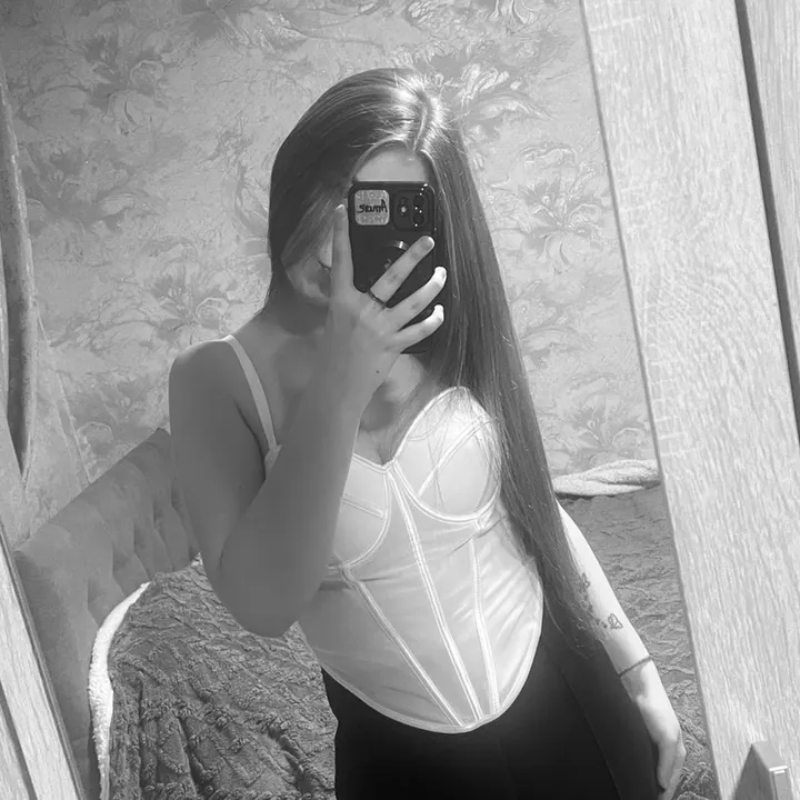 @_itsleeraaa_