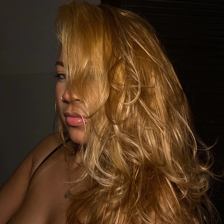 @mchelynz