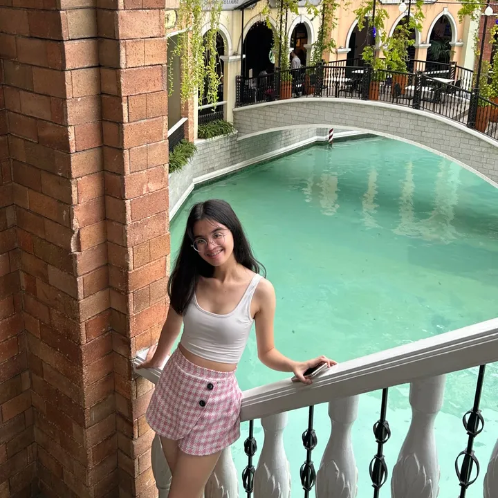 christinebicare