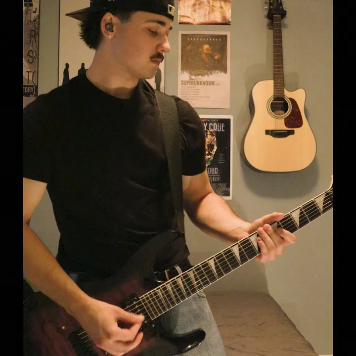 @lucasspearsonn
