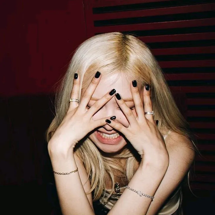 @.justlaurinhaa
