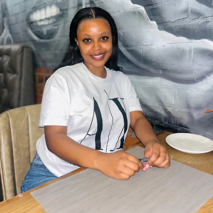 chantellebhelekaz22
