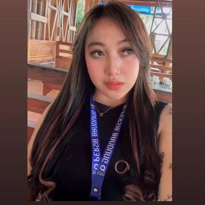 @akunaslidewimaura