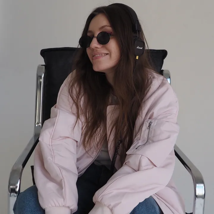 aprilvogue