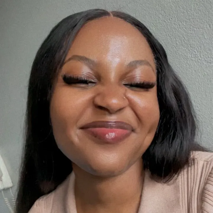 aunty_v_e_e