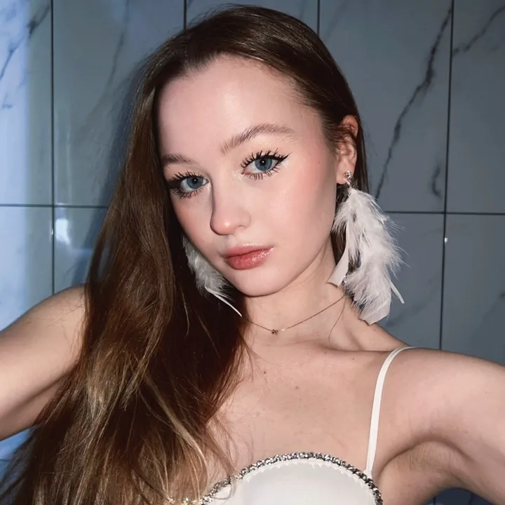 @v__strawberry__v