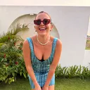 @sarah_falls_
