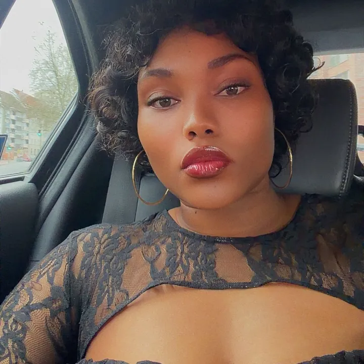 @letmebeyeyegurl