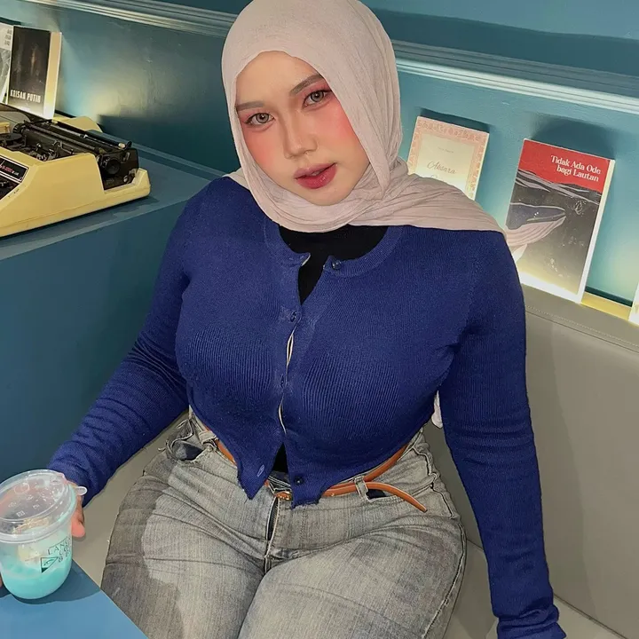 nabilaaputtt18