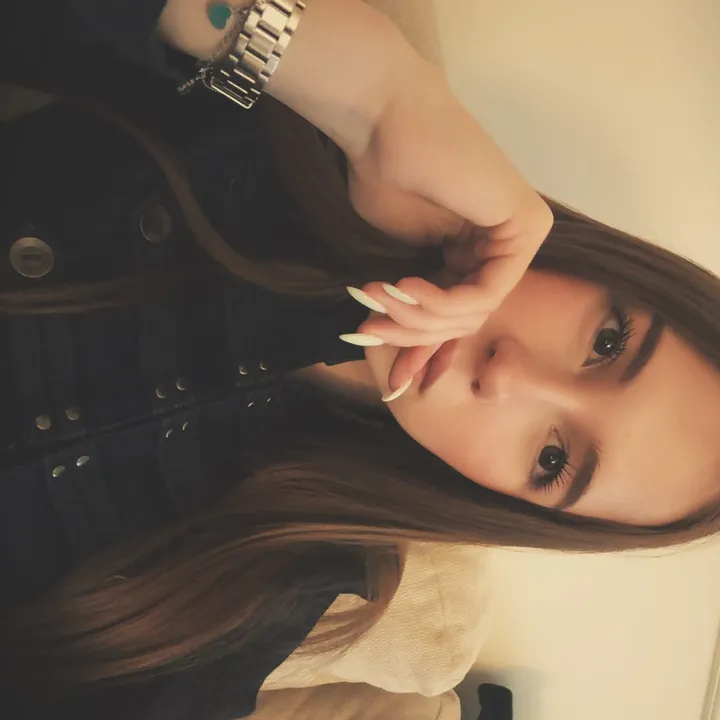 @violaxhf