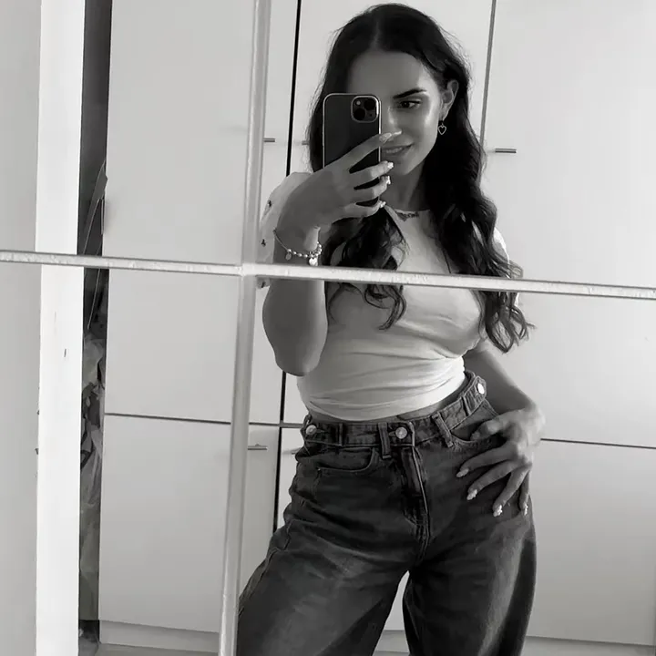 leonoraaaa1