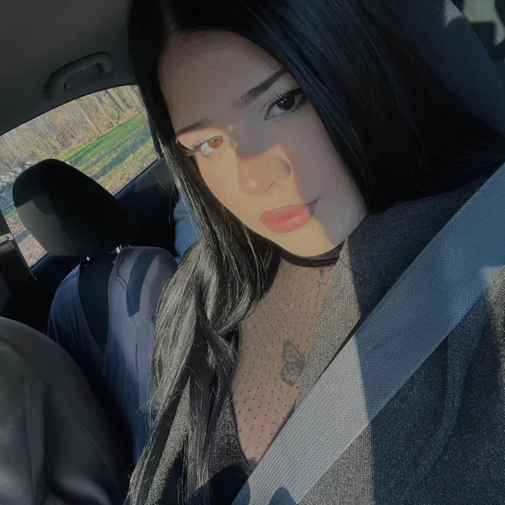 @lenaamitrovicc