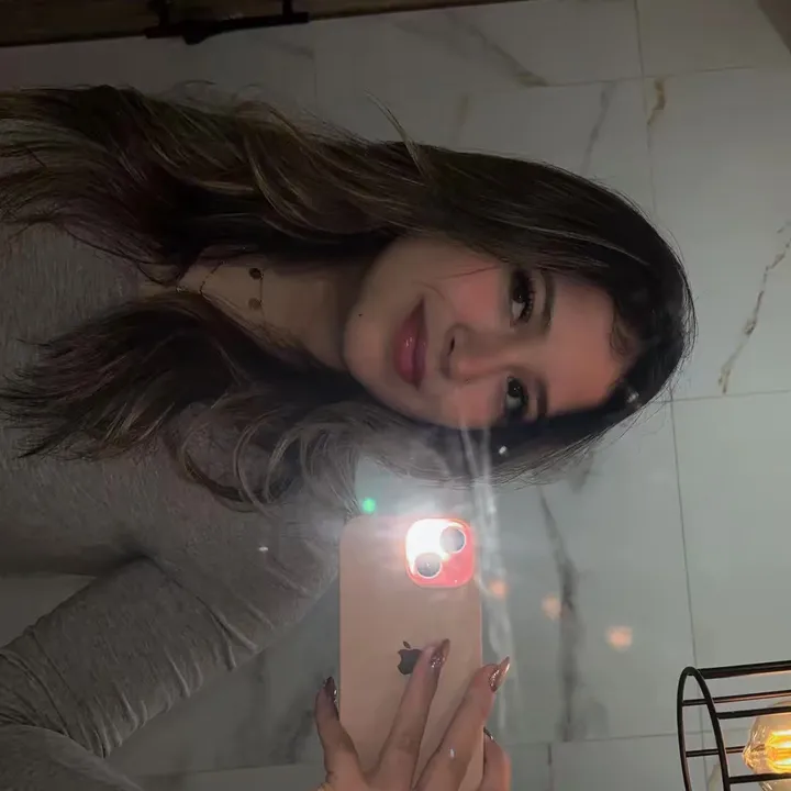 @lauriaalcarazm