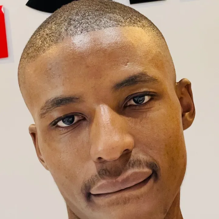 @khwezixo