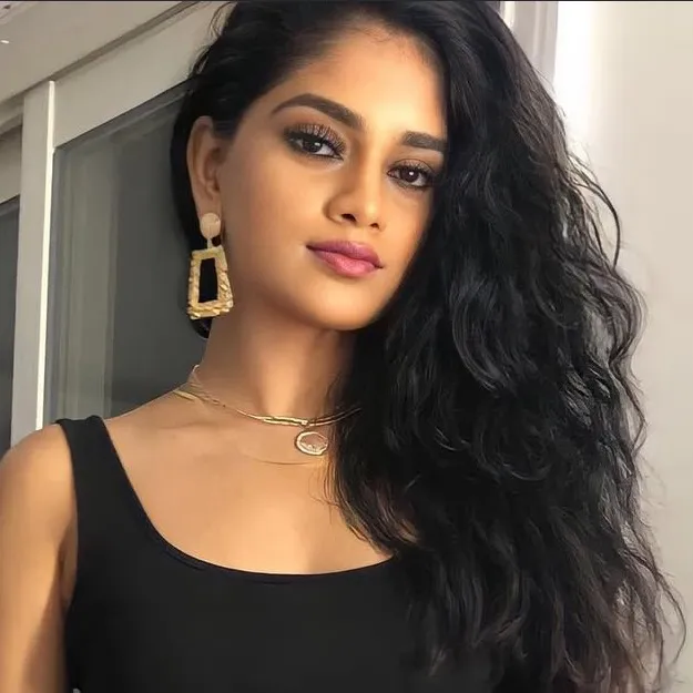 elakiyaak8