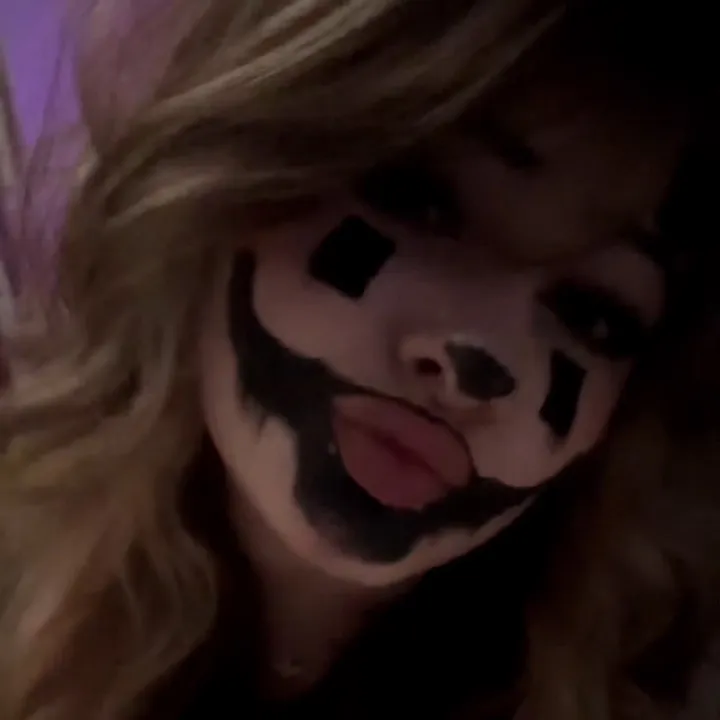 @urfavedeadgirl