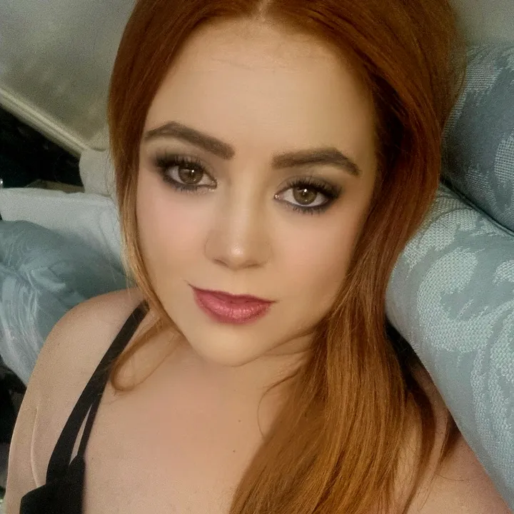 @courtneywithcurves