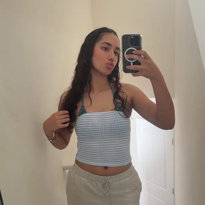 angelaaav__