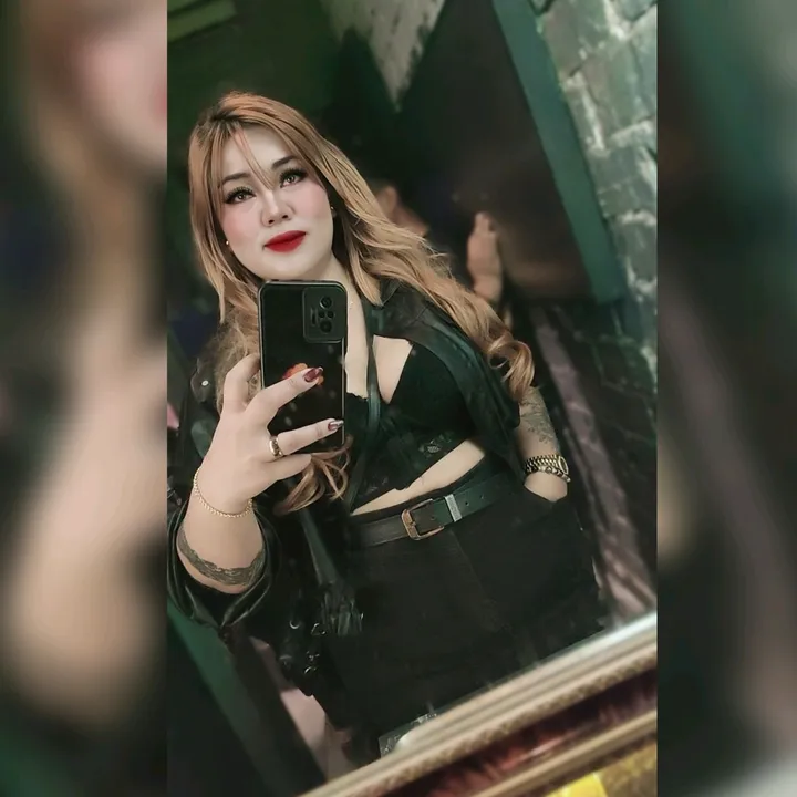 @monnyb93