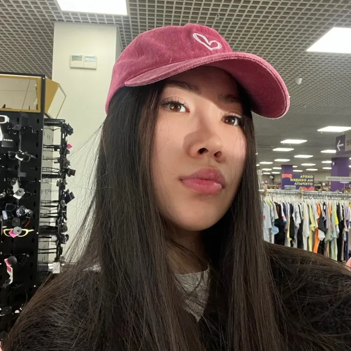 @delevingee
