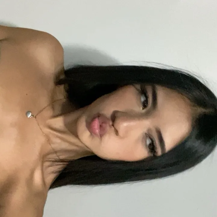 @littleskinyygirl