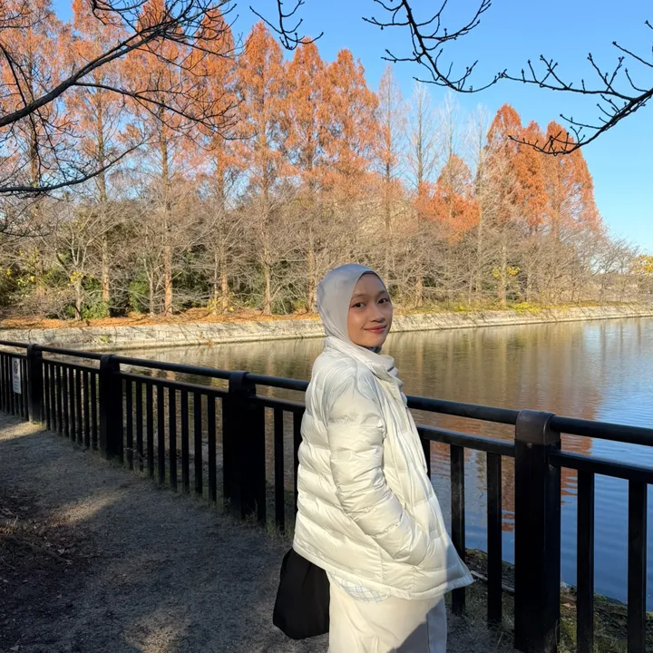 @mirrahisred