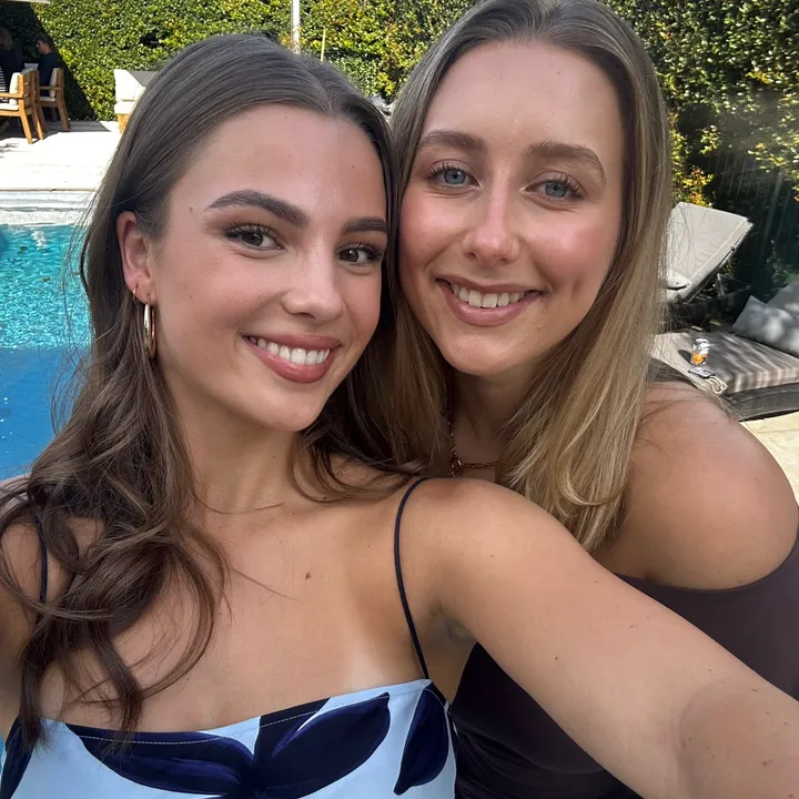 @chloelittlle