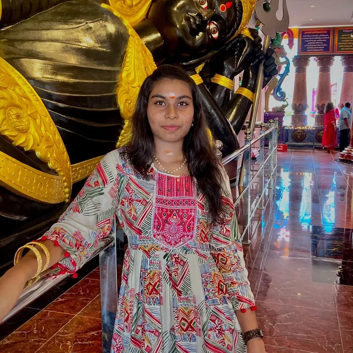 _priyaaa_official._