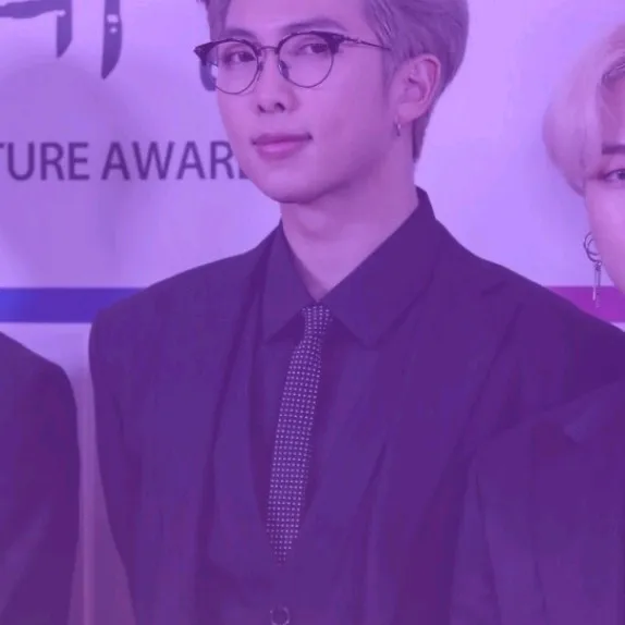 @kpopfan8743