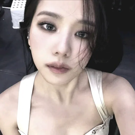 @lalyrosl