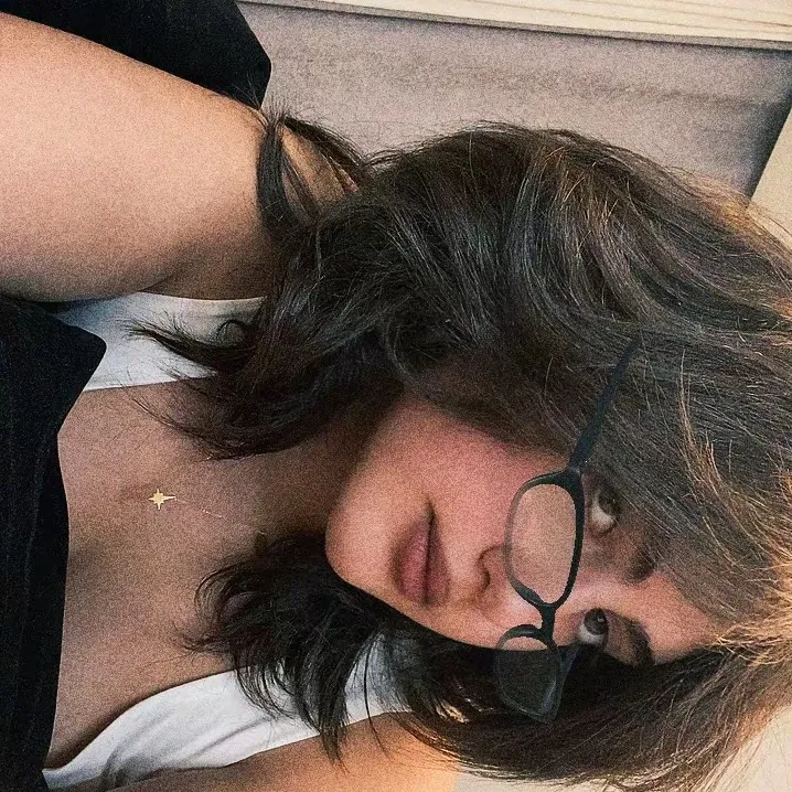 @roooshaa1