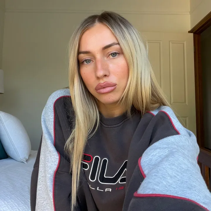 @tiahrose_