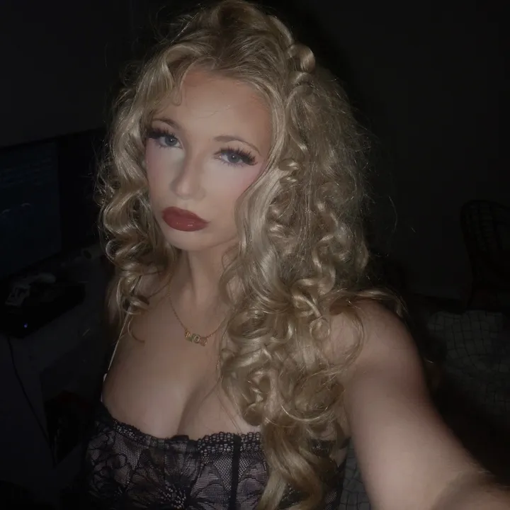 @bl0ndebih